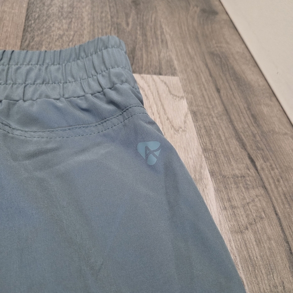 Active Zone Plus Size Drawstring Capri - Picture 10 of 11